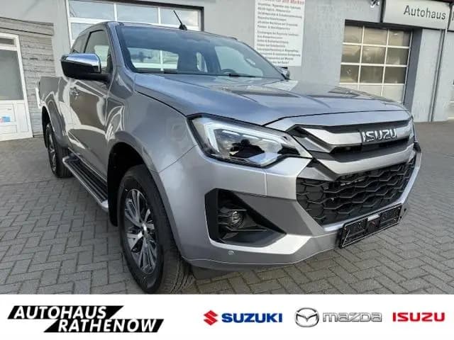 Main__Slider__Photo:Isuzu D-Max Space Cab 4X4 Allrad LSE Autom.MY2025 Lede null-0
