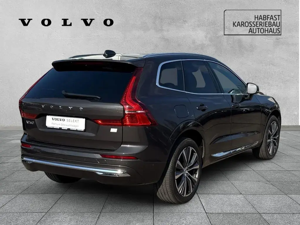 Main__Slider__Photo:Volvo XC60 T8 Inscription Twin Engine AWD HUD StandHZG 06/2022-1