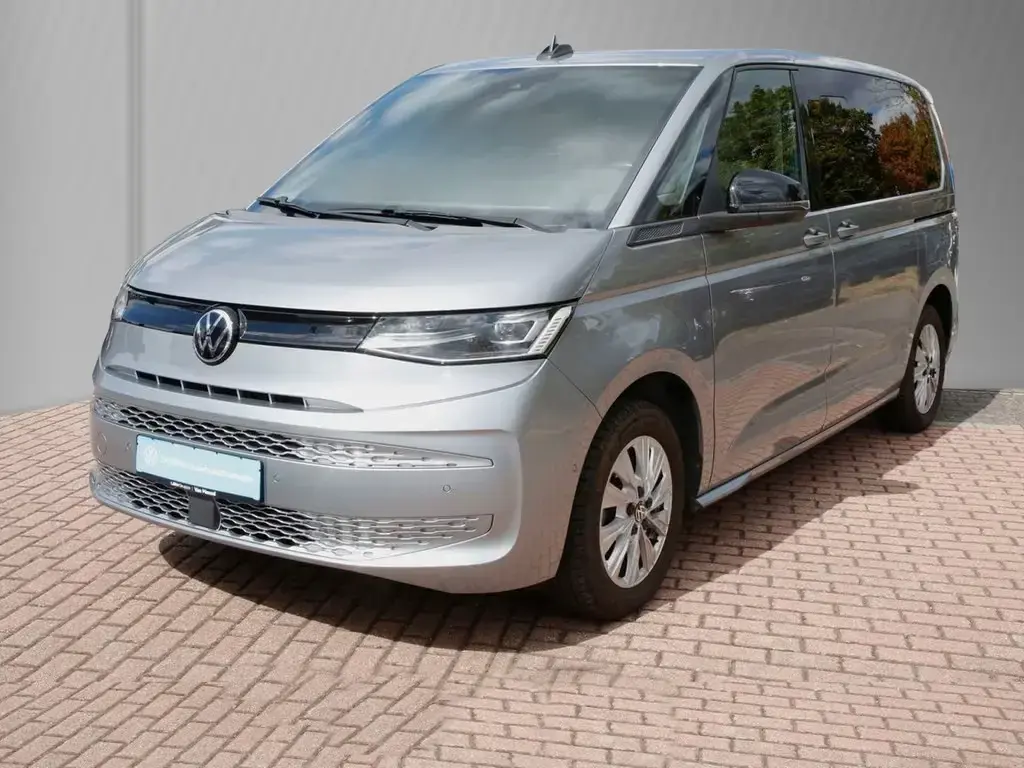 Main__Slider__Photo:Volkswagen T7 Multivan 2.0 TDI 17" Matrix Standheizung Vis 03/2023-1