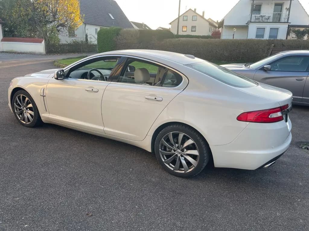 Main__Slider__Photo:Jaguar XF 4.2 L V8 Premium Luxury / 3.Hand / Scheckheft 06/2009-0