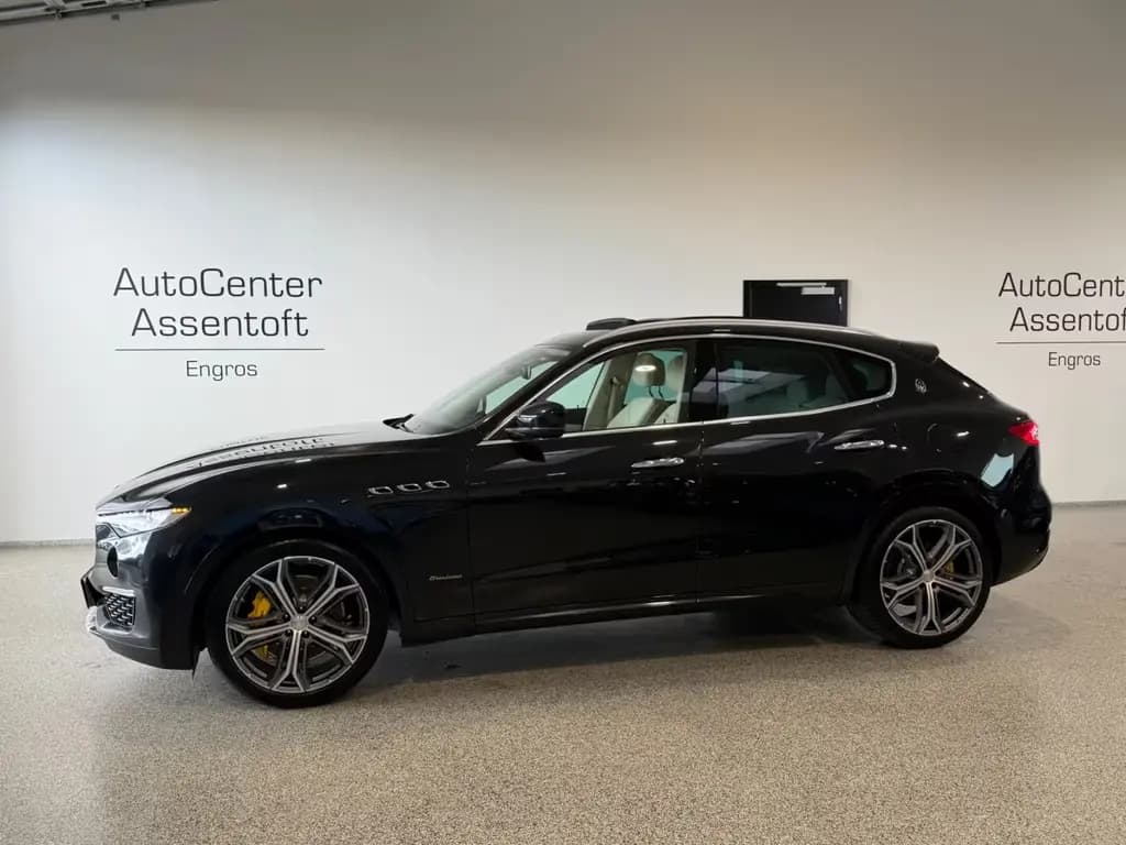 Main__Slider__Photo:Maserati Levante S GranLusso SQ4 MEGA VOLL Facelift 4x4 08/2018-0