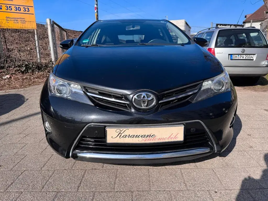 Main__Slider__Photo:Toyota Auris Edition NUR 73.000 KM* 08/2015-1