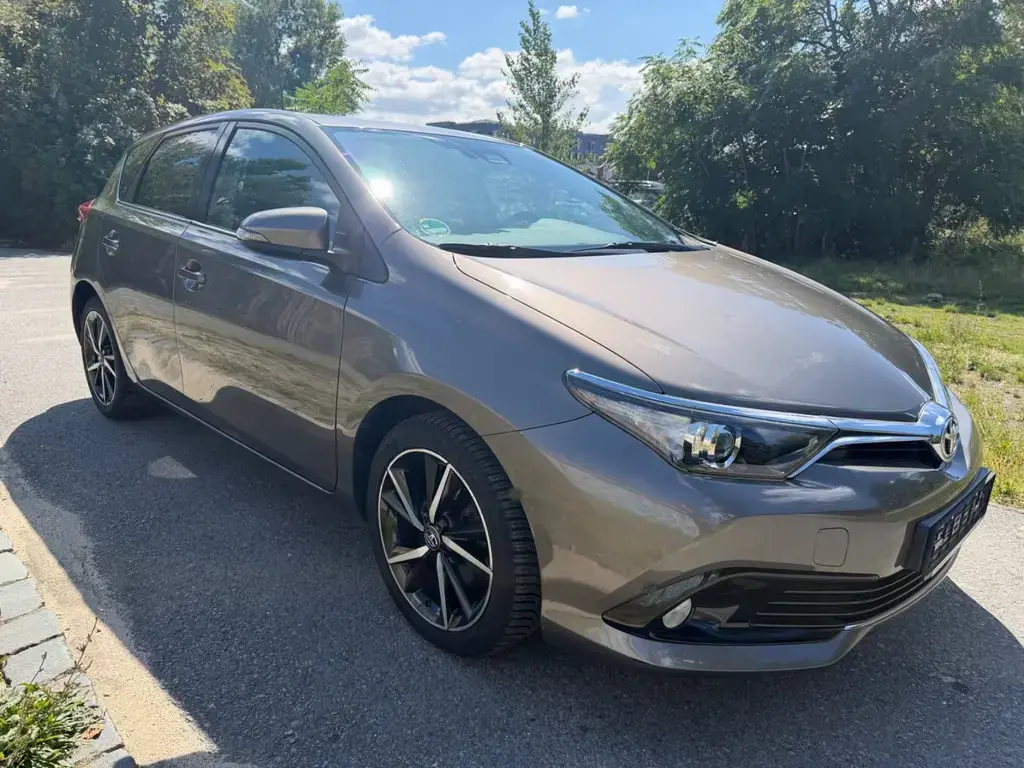 Main__Slider__Photo:Toyota Auris Edition-S+ 1,2-l-Turbo S/S 03/2018-1