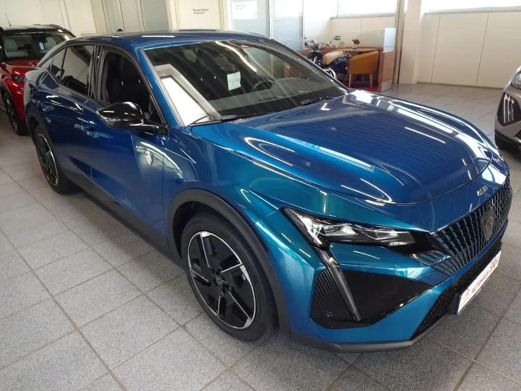 Main__Slider__Photo:Peugeot 408 HYBRID 136 e-DSC6 GT 12/2024-1