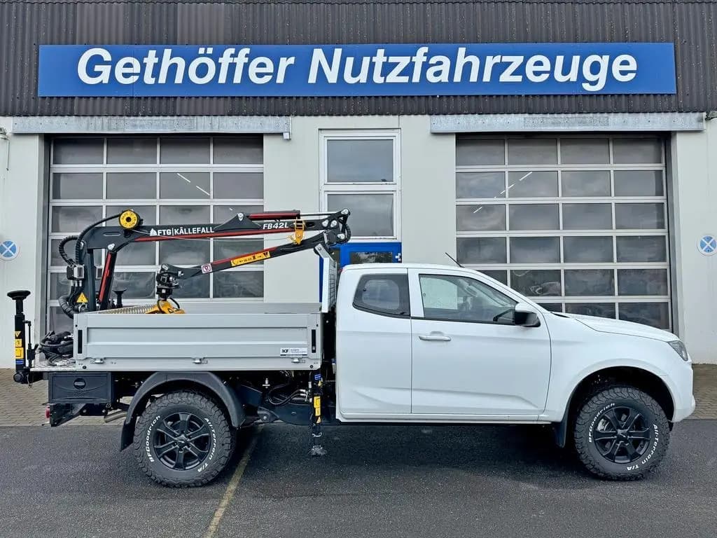 Main__Slider__Photo:Isuzu D-Max Space Cab LS AT BIG-MAX Forstkran Greifer 11/2024-0