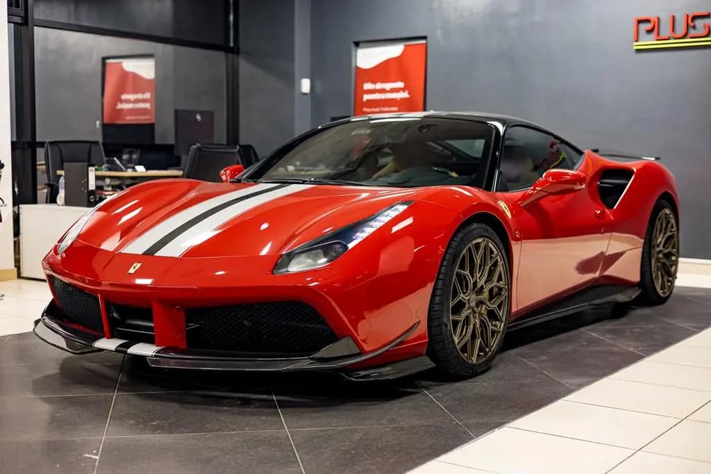 Main__Slider__Photo:Ferrari 488 GTB GTB Coupé DCT 01/2018-0