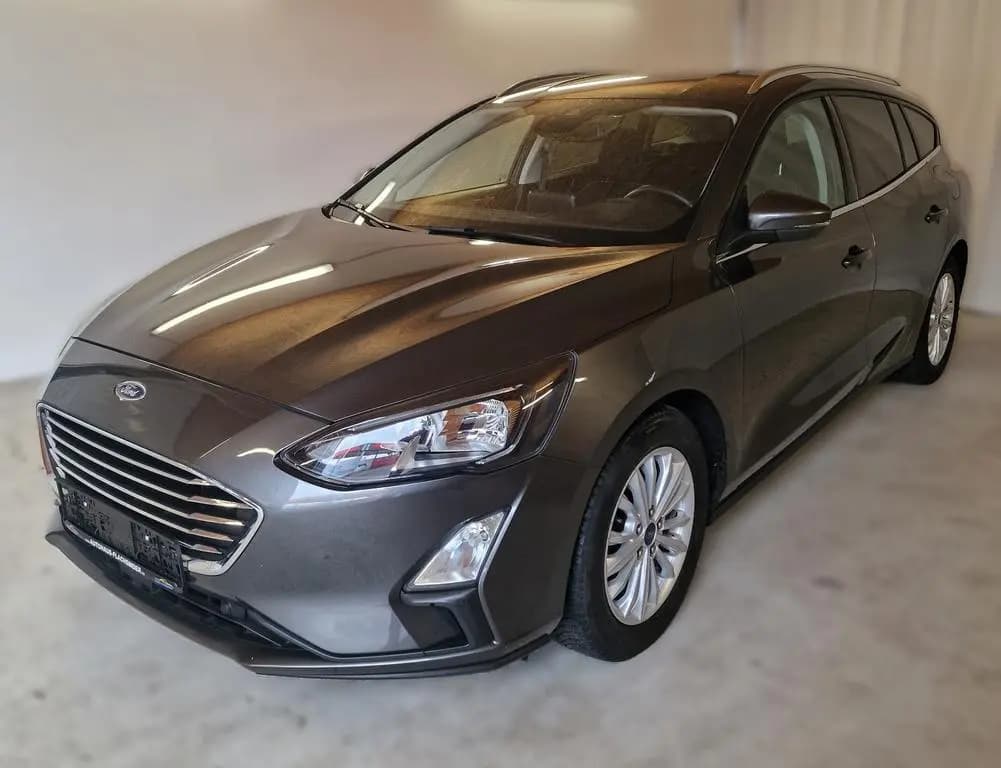 Main__Slider__Photo:Ford Focus Turnier Titanium Navi PDC Kamera DAB 10/2020-0