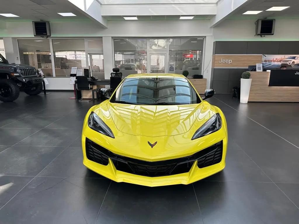 Main__Slider__Photo:Corvette C8 Z06 Coupe 3LZ 5.5 V8 AT8 07/2025-0