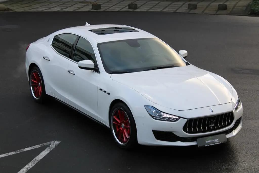 Main__Slider__Photo:Maserati Ghibli S Kamera/HarmanKardon/Totwinkel/Keyless 07/2019-0