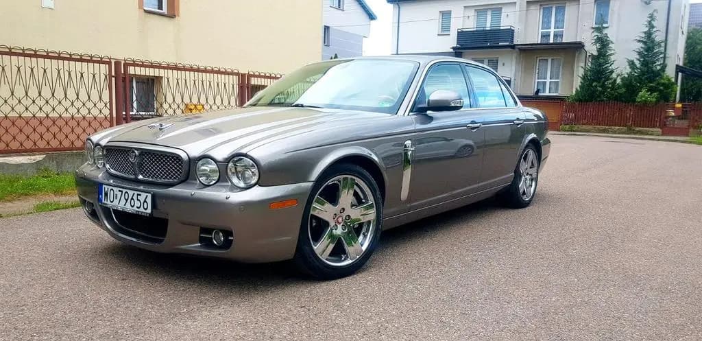 Main__Slider__Photo:Jaguar XJ8 4.2 Liter Executive 01/2009-0