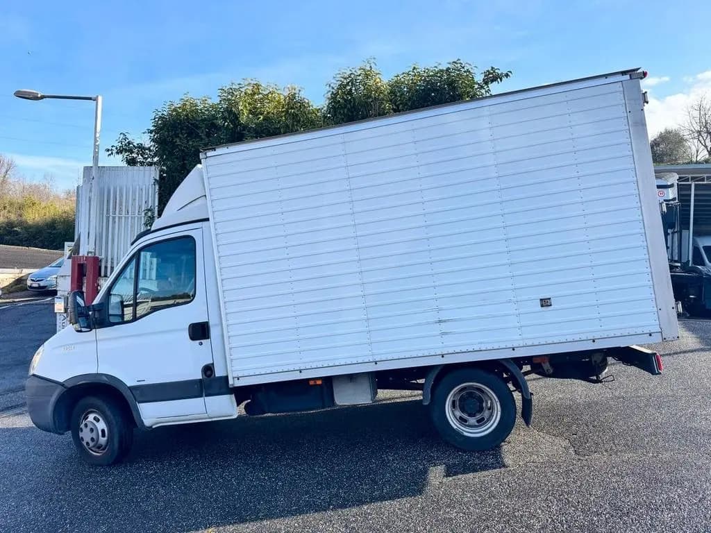 Main__Slider__Photo:Iveco Daily 35C12 2.3 diesel ruote gemellate 09/2007-0