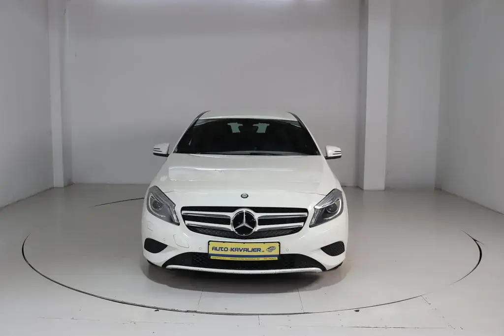 Main__Slider__Photo:Mercedes-Benz A 180 Sitzhzg. * Xenon * HU/AU + Service neu 10/2014-1