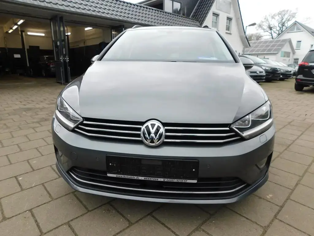 Main__Slider__Photo:Volkswagen Golf Sportsvan VII Sound BMT/Start-Stopp 11/2017-1