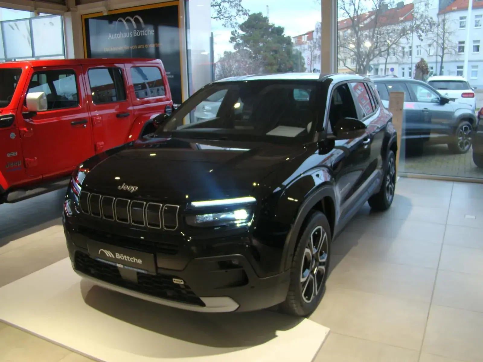 Main__Slider__Photo:Jeep Avenger 12/2024-1