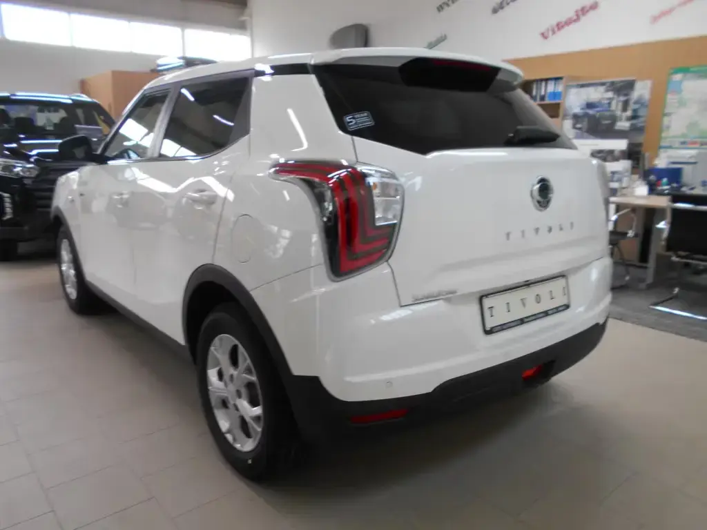 Main__Slider__Photo:Ssangyong Tivoli 4x4ALLRAD KLIMA TEMPOMAT PDC + KAMERA AHK 03/2025-1