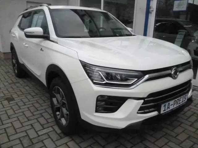 Main__Slider__Photo:Ssangyong Korando Schalter Plus Edition LED LMF PDC null-0