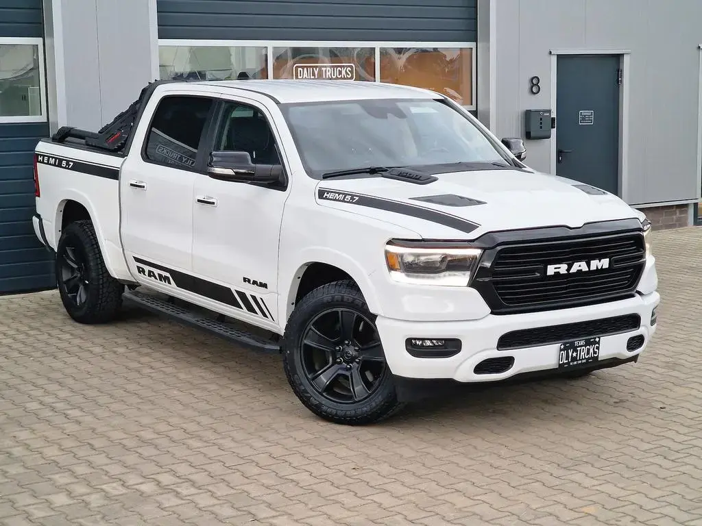 Main__Slider__Photo:Dodge RAM 1500 5.7 4x4 Laramie Memory Rollbar LED AHK 04/2021-1