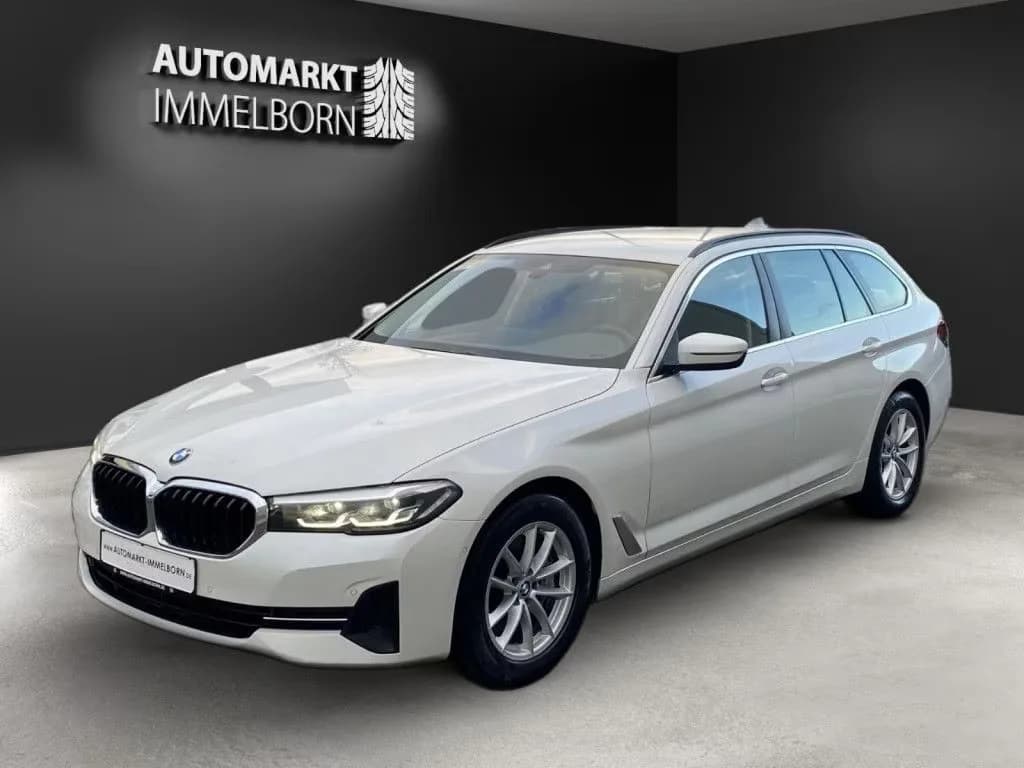 Main__Slider__Photo:BMW 5 Series 530d xD Luxury Line DAB HUD Kamera Sport Alarm 04/2022-0