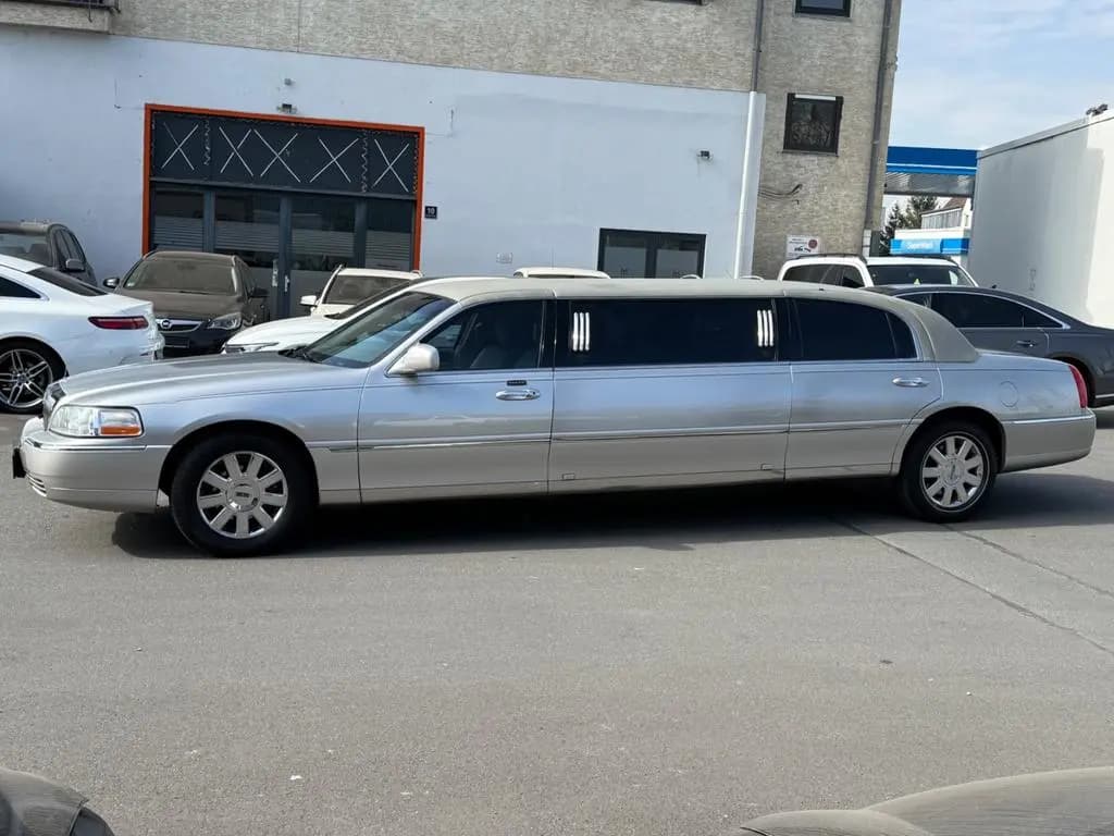 Main__Slider__Photo:Lincoln Town Car *Stretchlimousine*DVD*Super Zustand* 07/2003-0