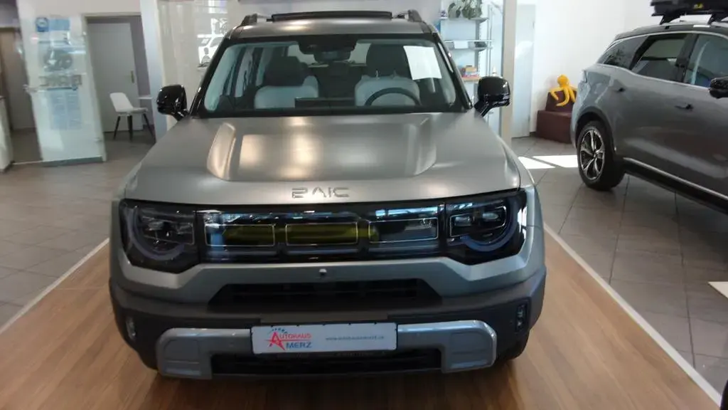 Main__Slider__Photo:BAIC BJ30 1,5L  HEV/4WD  Diverse Farben auf Lager null-1
