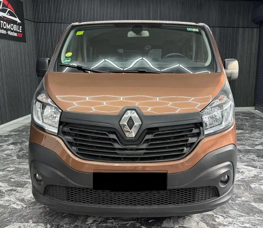 Main__Slider__Photo:Renault Trafic Combi L1H1 2,7t  Expression 9-Sitzer 04/2017-1