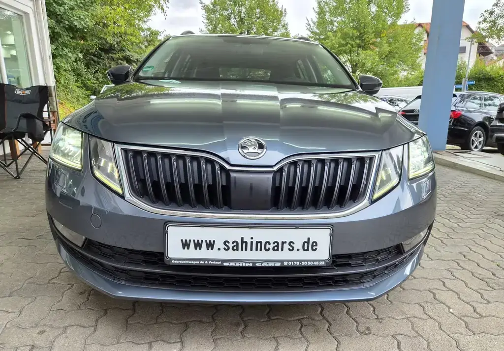 Main__Slider__Photo:Skoda Octavia Combi 1.5 TSI Ambition AHK/KAMERA/LED 11/2018-1
