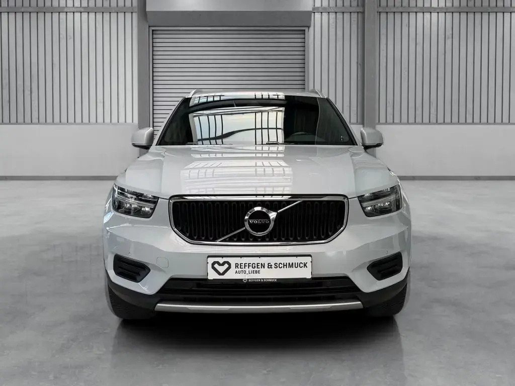 Main__Slider__Photo:Volvo XC40 MOMENTUM AUTOMAT+NAVI+LED+KAMERA+HARMAN+TÜV 06/2020-1