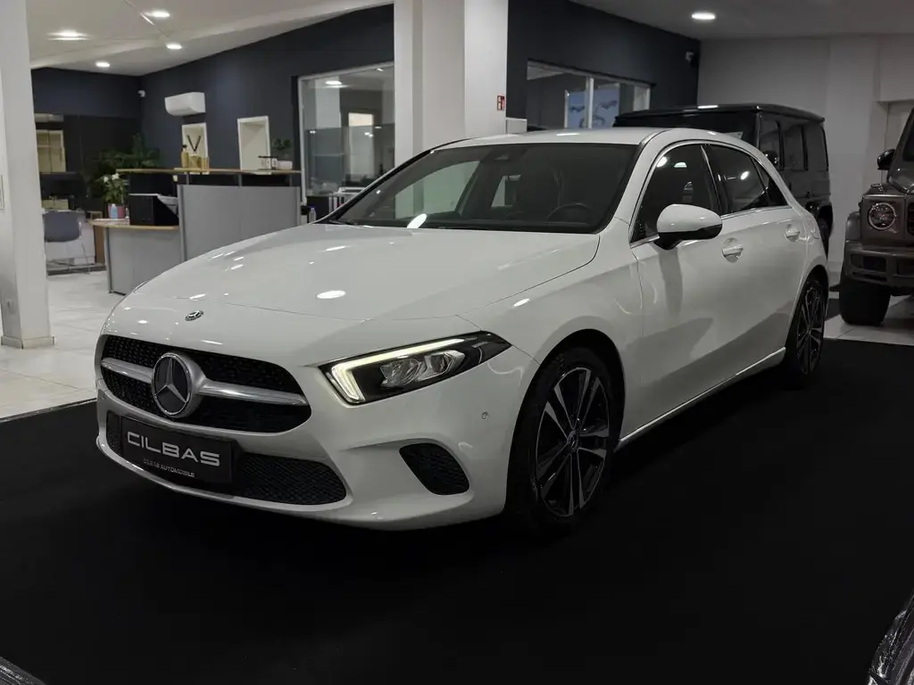 Main__Slider__Photo:Mercedes-Benz A 180 7G Edition 19*WIDE*AMBIENTE*LED*LEDER*KAM* 10/2019-1