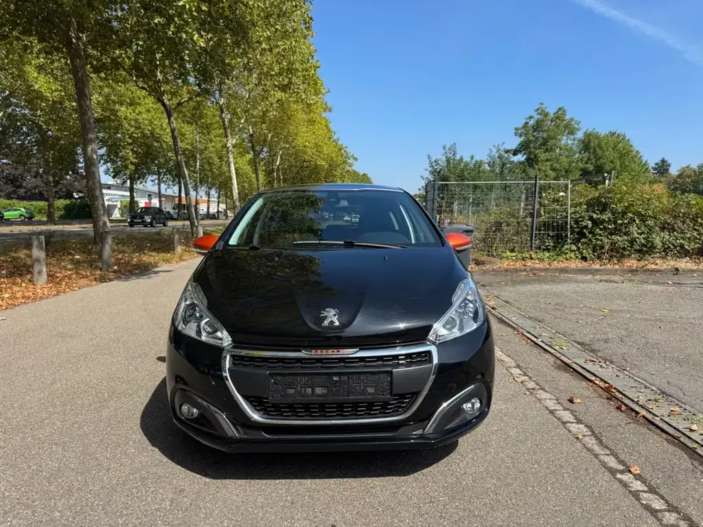 Main__Slider__Photo:Peugeot 208 Roland 1.2 Puretech 09/2017-1