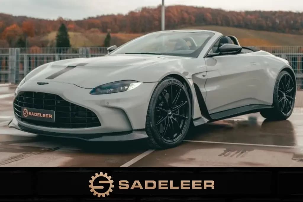 Main__Slider__Photo:Aston Martin V12 Vantage Roadster - 1-of-249, Apex Gray 08/2024-0