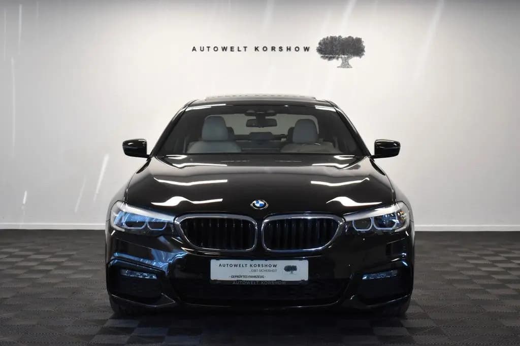 Main__Slider__Photo:BMW 5 Series 540 i Lim. M Sport *LED *HUD *S-DACH *SONDERLACK 09/2017-0