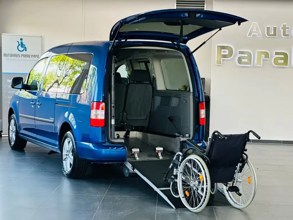 Main__Slider__Photo:Volkswagen Caddy Maxi Life Team Behindertengerecht-Rampe 05/2010-0