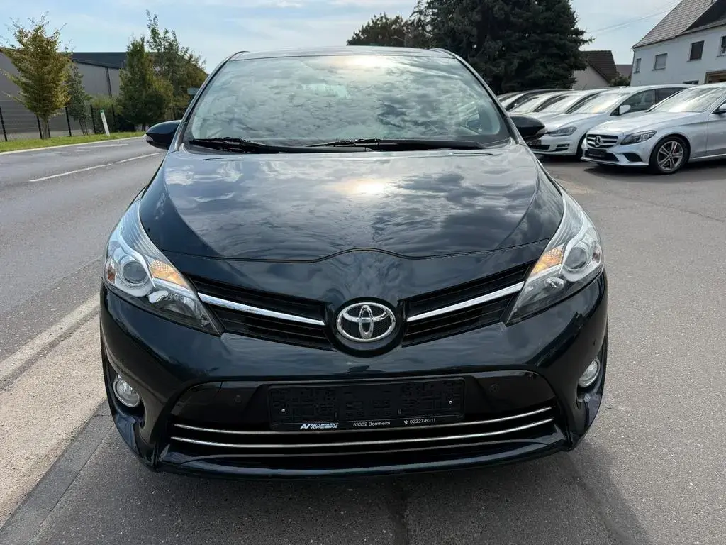 Main__Slider__Photo:Toyota Verso Life 01/2014-1