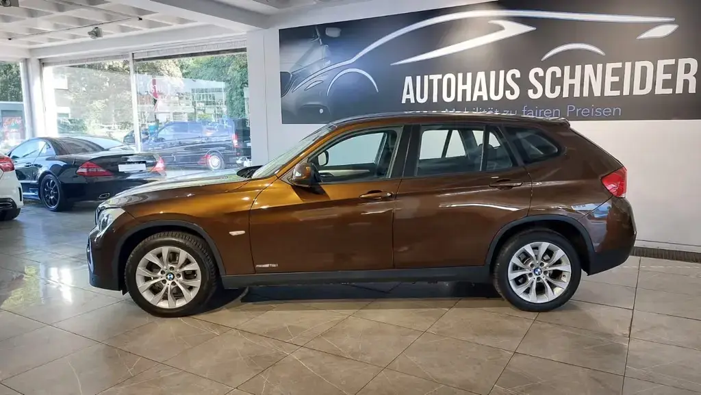 Main__Slider__Photo:BMW X1 sDrive 18 i *Automatik*PDC*Navi* 08/2011-1