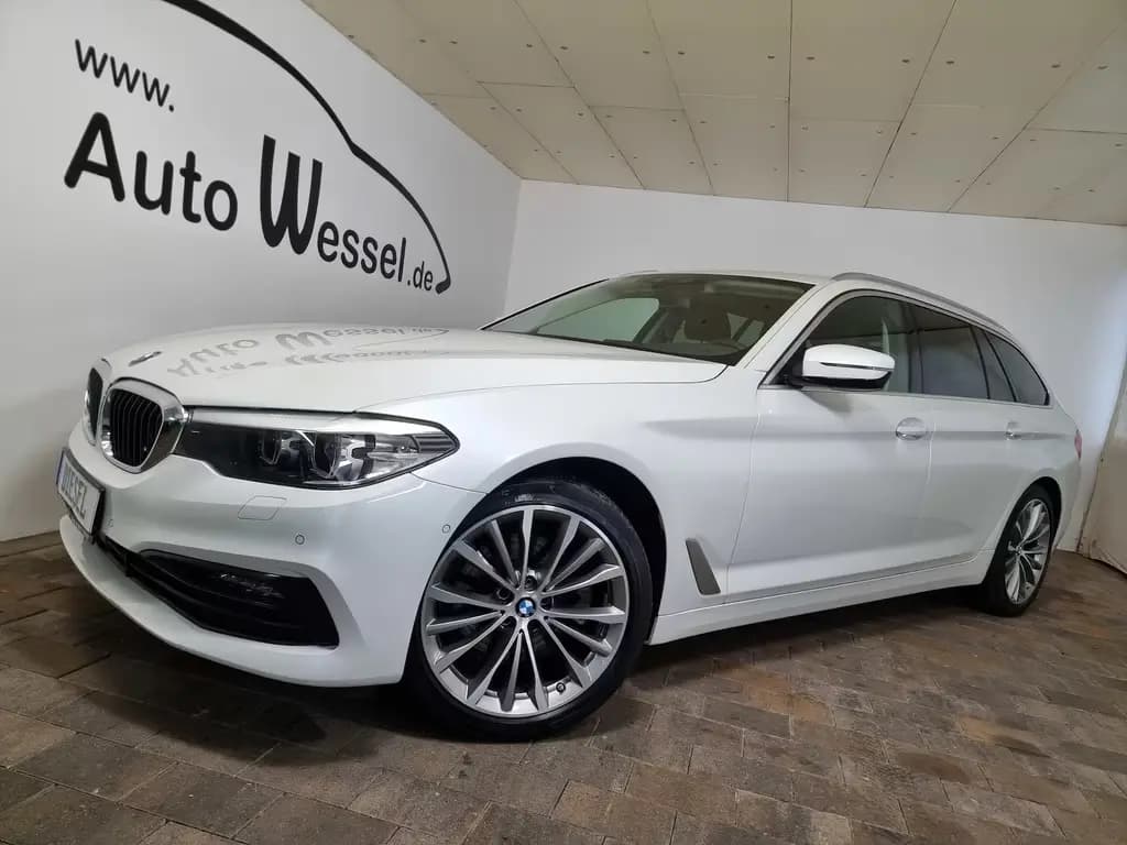 Main__Slider__Photo:BMW 5 Series 520d SportLine LED AHK ACC Navi Kamera Hifi 09/2019-0