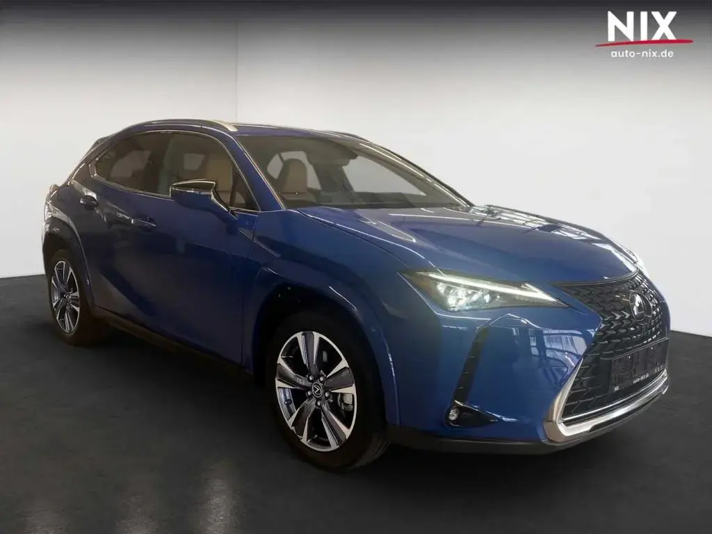 Main__Slider__Photo:Lexus UX 300e Entry + Luxury-Paket + HUD 12/2024-1