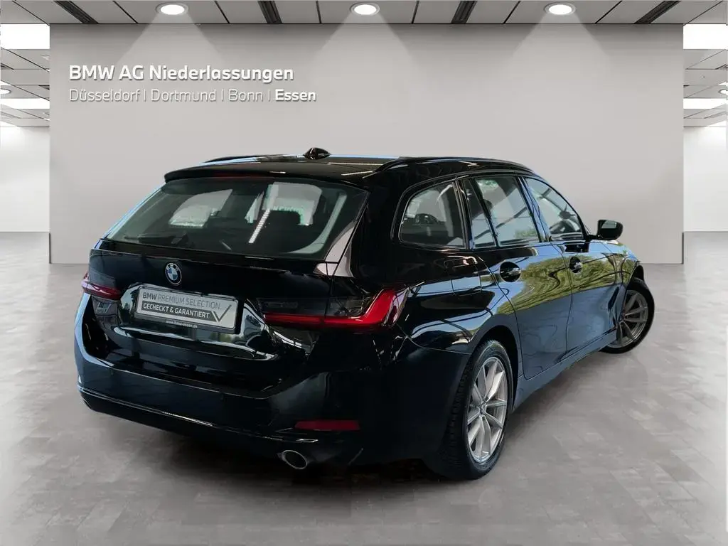 Main__Slider__Photo:BMW 318 d Touring Navi PDC Sitzheizung 06/2023-1