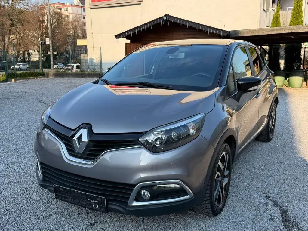 Main__Slider__Photo:Renault Captur Dynamique *1Hand*Automatik* 02/2015-1