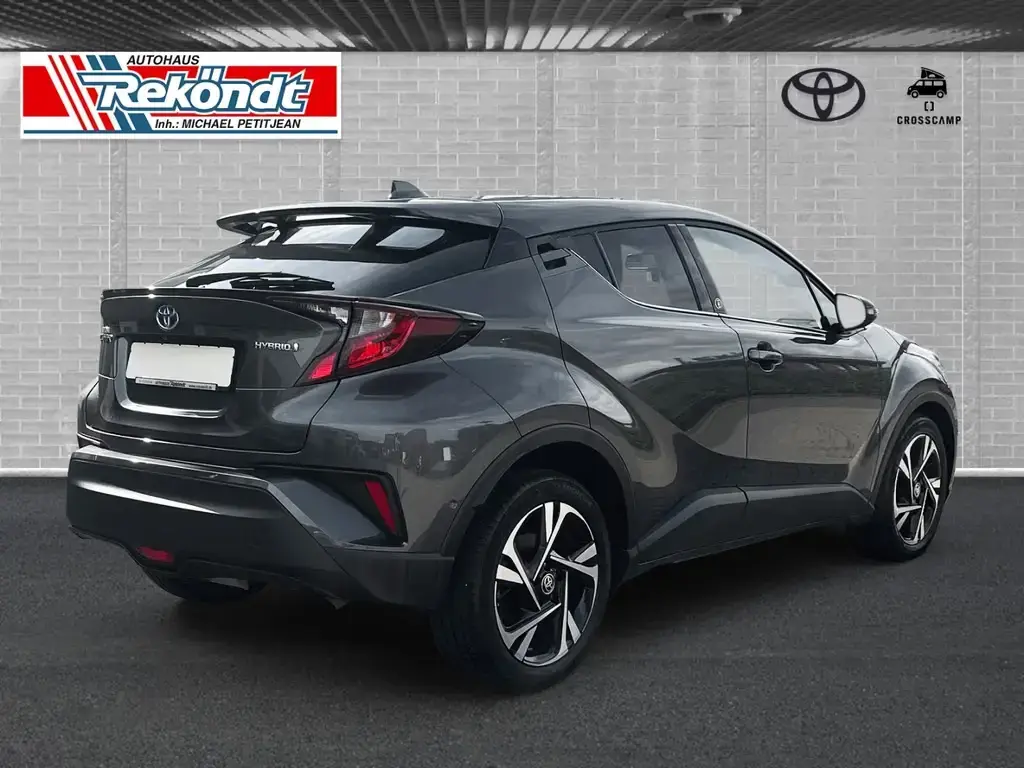 Main__Slider__Photo:Toyota C-HR Hybrid Team Deutschland ACC RFK SHZ LHZ DAB 03/2023-1