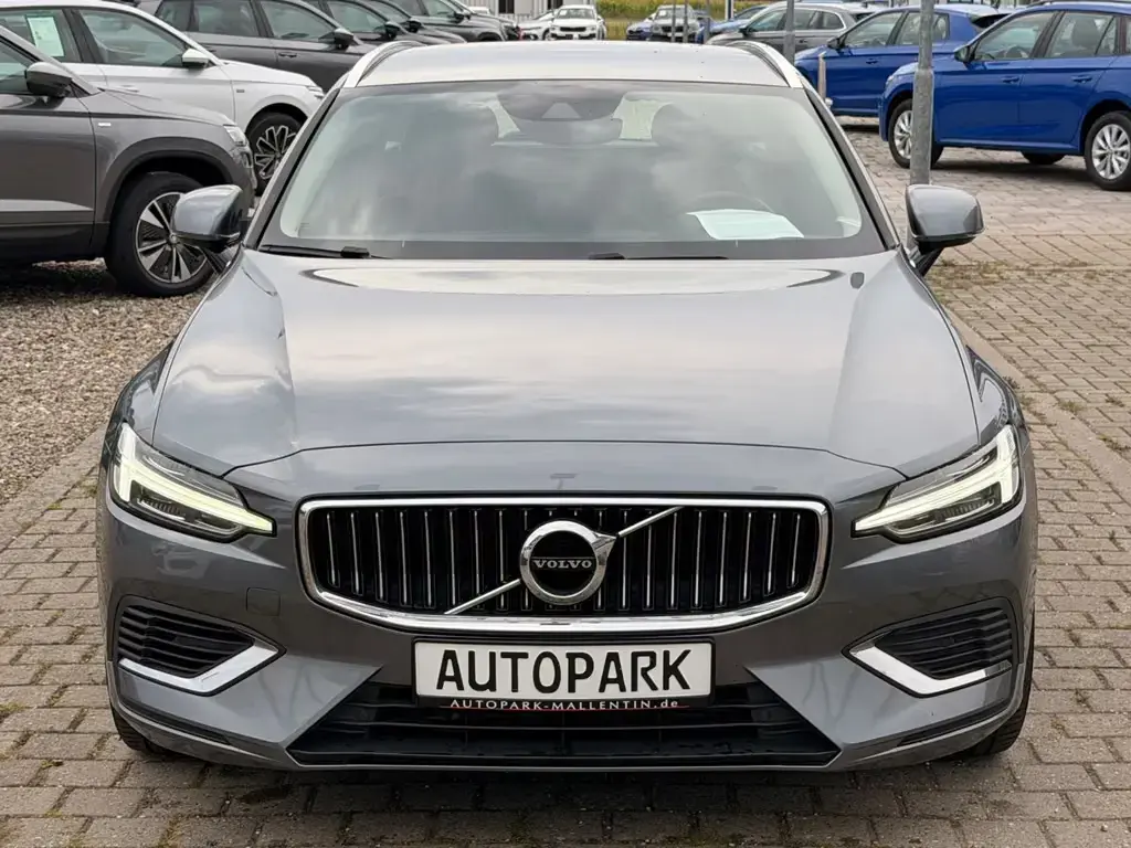 Main__Slider__Photo:Volvo V60 Kombi Inscription Plug-In Hybrid AW *4x4* 02/2020-1