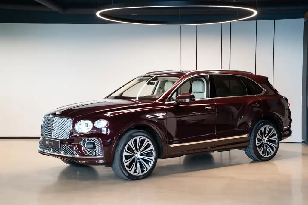 Main__Slider__Photo:Bentley Bentayga 4.0 V8 4WD Autom. 04/2023-0
