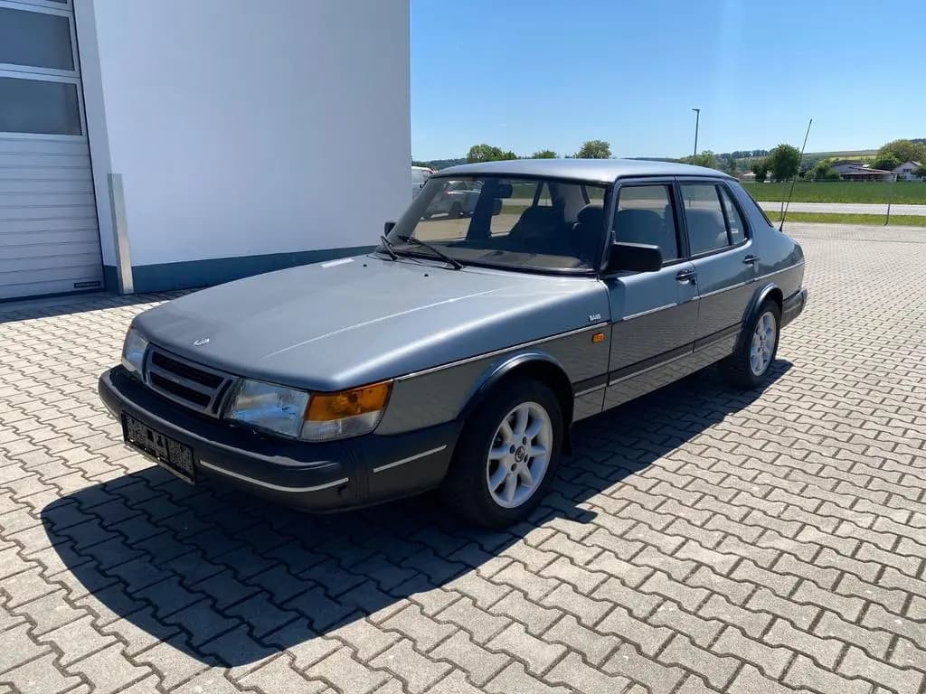 Main__Slider__Photo:Saab 900 i 16V Oldtimer 06/1992-0