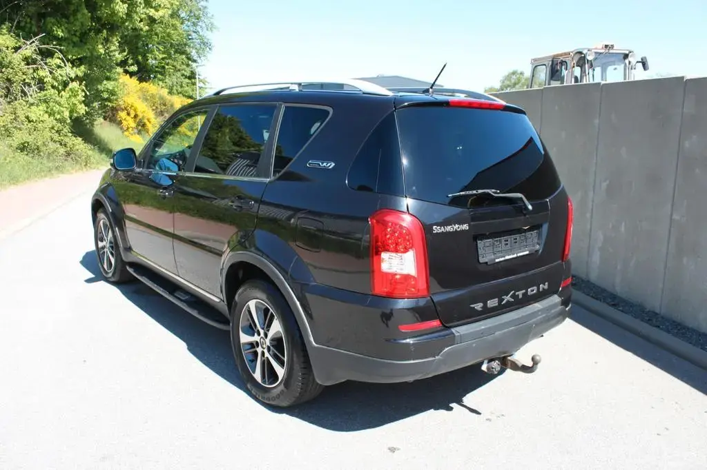 Main__Slider__Photo:Ssangyong Rexton Allrad / AHK / 7 Sitzer/ 3500kg AHL 07/2017-1