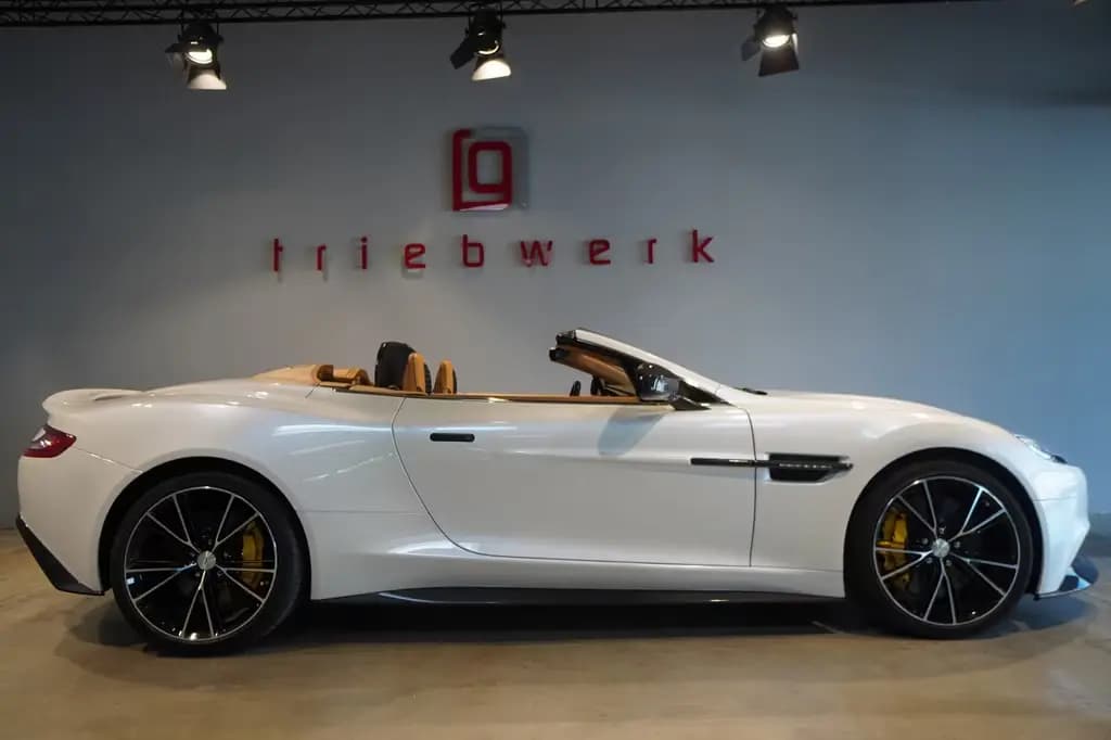 Main__Slider__Photo:Aston Martin Vanquish 6.0 V12 Volante -BRD-U-frei-Frost White 04/2014-0