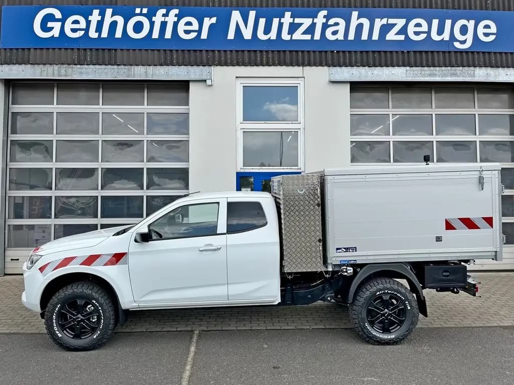 Main__Slider__Photo:Isuzu D-Max Space Cab LS AT BIG-MAX L2Kipper Schredder null-0