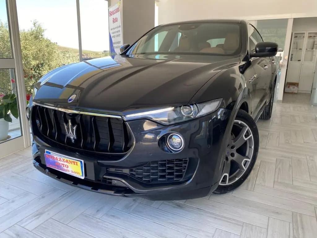 Main__Slider__Photo:Maserati Levante 3.0D V6 250cv GRANSPORT R20/HAR 02/2019-0