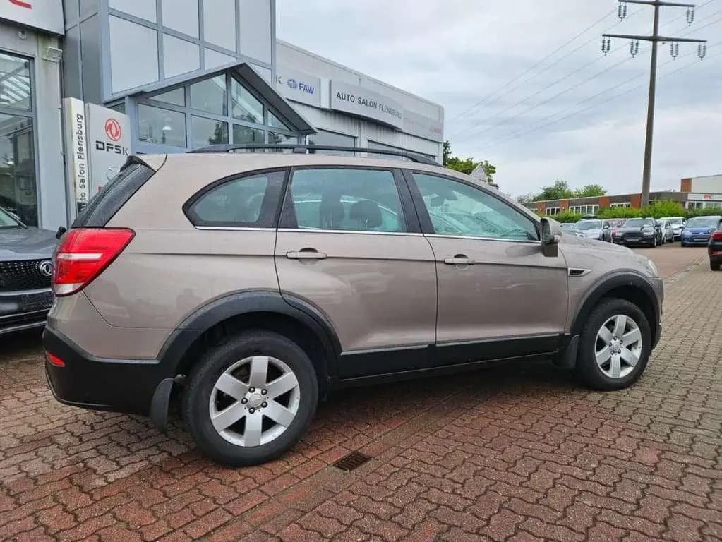 Main__Slider__Photo:Chevrolet Captiva 2.2 D LT 2WD*7-Sitzer*TÜV Neu*Klimaanlag 01/2014-0