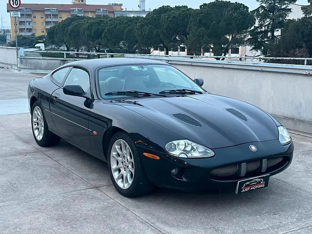 Main__Slider__Photo:Jaguar XK XKR 4.0 Coupé 05/1999-0