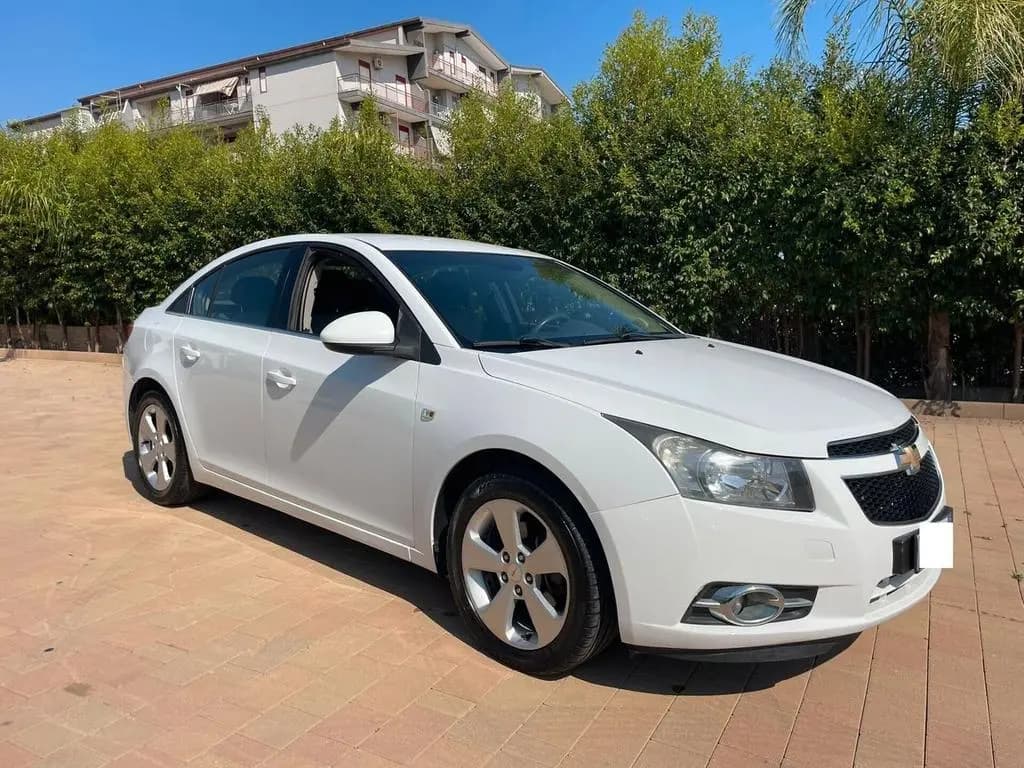 Main__Slider__Photo:Chevrolet Cruze "Finanziabile Senza Busta Paga" 03/2011-0