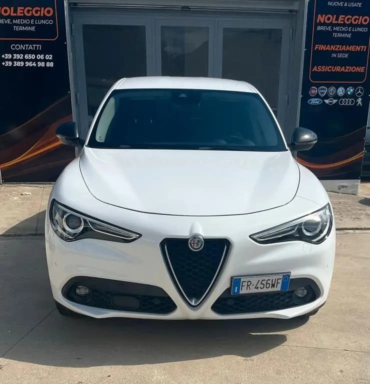 Main__Slider__Photo:Alfa Romeo Stelvio 2.2 Turbodiesel 180 CV AT8 RW 07/2018-0